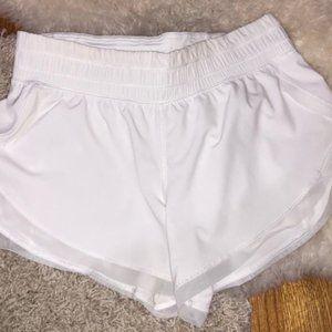LULULEMON WHITE SHORTS WITH MESH DETAILING